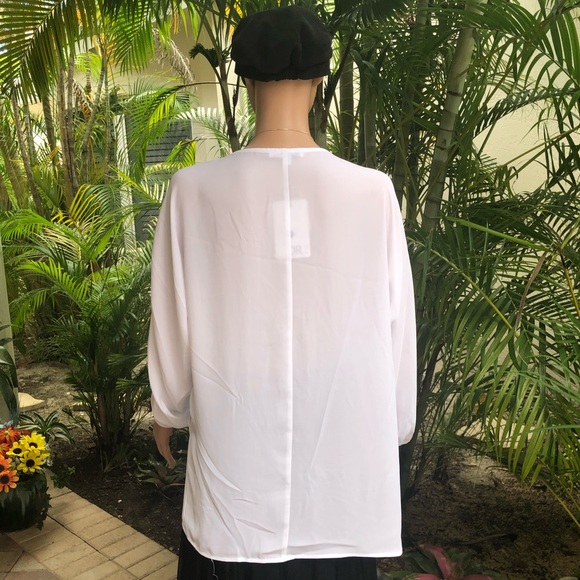 Lovely White V-Neck Blouse **New** - Picture 4 of 10